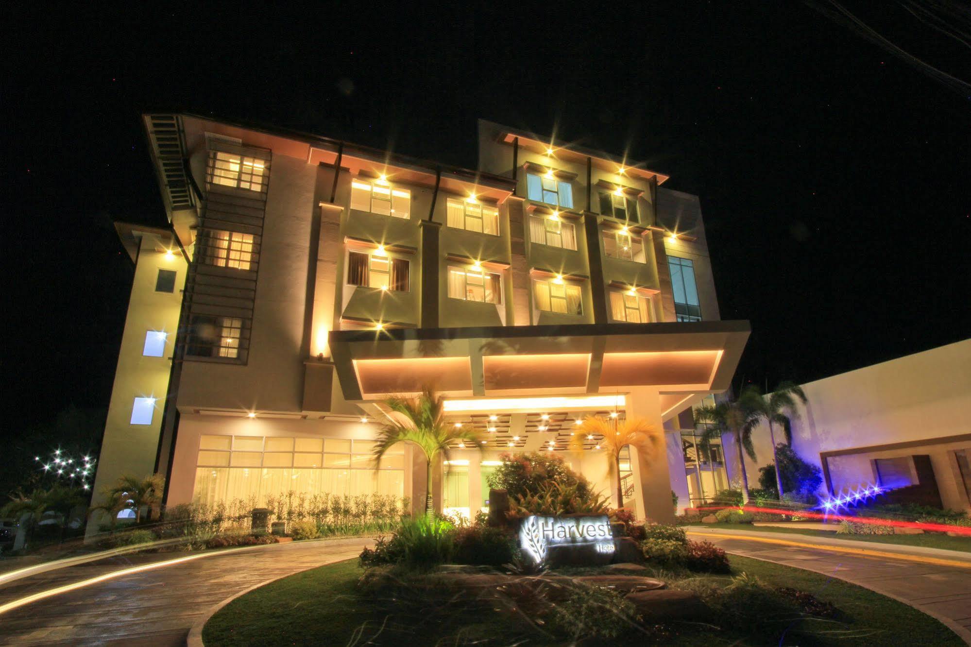 ザ ハーベスト ホテル マネージド バイ Hii Cabanatuan City エクステリア 写真